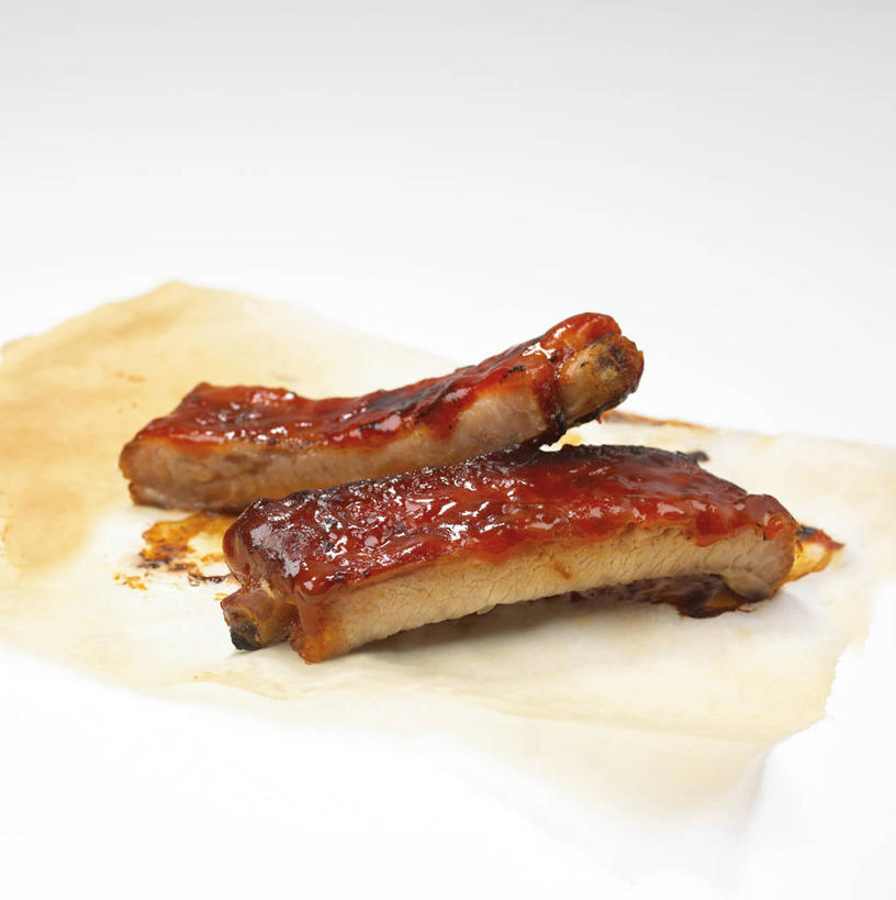 无人,方图,俯视,室内,特写,白天,白色背景,烧烤,两块,一排,阴影,整齐,并列,并排,反射,影子,肉,烤肉,凌乱,肉类,排列,果酱,摄影,影棚,混乱,队列,平行,肉食,果子酱,纷乱,缭乱,庞杂,沙茶酱,彩图,高角度拍摄,影棚拍摄,拍摄