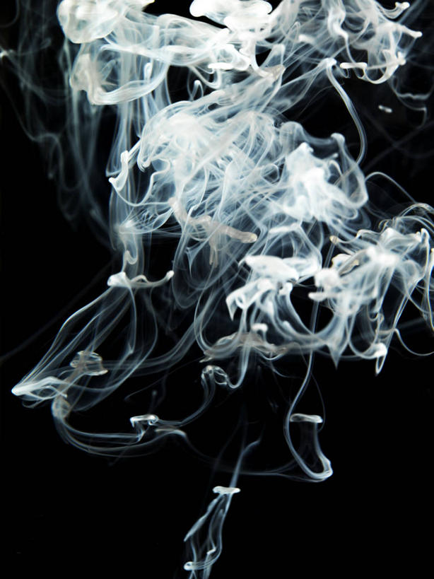 无人,竖图,室内,特写,夜晚,正面,阴影,黑色背景,围绕,光线,影子,墙,烟雾,灯光,墙壁,墙面,烟,摄影,影棚,缭绕,旋绕,萦绕,升腾,回绕,彩图,影棚拍摄,拍摄