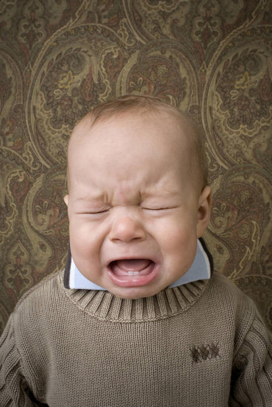 西方人,婴儿,儿童,脸,头,脸颊,一个人,站,竖图,室内,特写,白天,正面,毛衣,纯洁,壁纸,欧洲,欧洲人,仅一个人,花纹,图案,墙,注视,墙壁,墙面,小孩,灰色,观察,看,站着,一件,可爱,活泼,观看,察看,关注,斑纹,宝宝,纯真,烂漫,无邪,抽泣,堕泪,呜咽,饮泣,伶俐,天真,白种人,孩子,头部,脸部,脸蛋,面部,墙纸,站立,半身,彩图,绒衣,套衫,套头毛衣,线衣,哭泣,啼哭