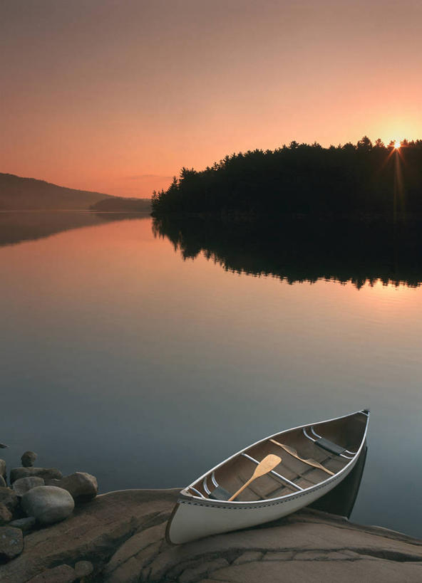 无人,公园,竖图,俯视,室外,白天,旅游,度假,海浪,海洋,美景,日落,船,加拿大,一艘,停靠,景观,浪花,水平线,晚霞,霞光,落日,辽阔,木船,海平线,背光,娱乐,红色,蓝色,蓝天,天空,自然,海水,黄昏,交通工具,天,享受,休闲,广阔,景色,彩霞,放松,晴朗,一望无际,北美,舟,北美洲,停泊,自然风光,载具,美洲,逆光,海景,万里无云,北亚美利加洲,亚美利加洲,安大略省,安省,无边无际,一马平川,夕照,基拉尼省立公园,省立公园,大海,风浪,海,海水的波动,近岸浪,涌浪,晴空,晴空万里,夕阳,彩图,高角度拍摄,水天相接,水天一线,斜阳