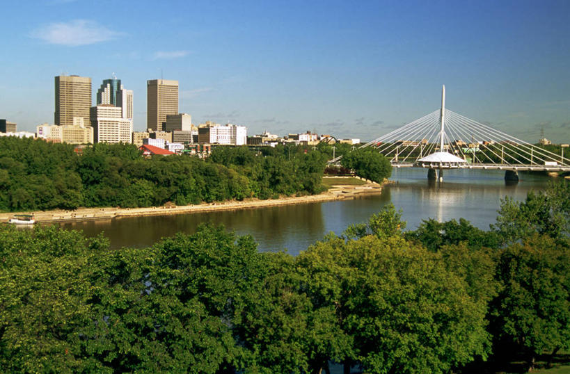 无人,高楼大厦,横图,室外,白天,正面,度假,河流,美景,树林,水,植物,城市风光,城市,大桥,大厦,建筑,立交桥,摩天大楼,桥梁,加拿大,阴影,光线,影子,河水,景观,水流,云,云朵,高架,斜拉桥,桥,云彩,娱乐,树,树木,蓝色,绿色,白云,蓝天,天空,阳光,自然,天,享受,休闲,景色,放松,生长,晴朗,成长,北美,北美洲,美洲,北亚美利加洲,亚美利加洲,马尼托巴,马尼托巴省,曼尼托巴省,晴空,彩图,大楼,高层建筑,高楼,摩天楼,圣博尼费斯,曼省,缅尼托巴省,缅省