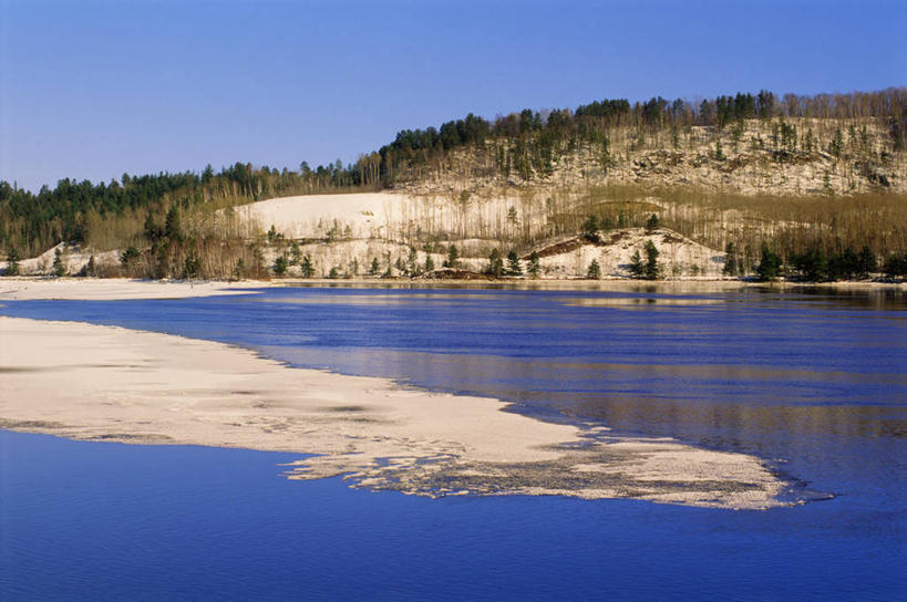 无人,横图,室外,白天,正面,海浪,海洋,石头,美景,日落,沙滩,山,山脉,树林,植物,加拿大,阴影,波纹,光线,沙子,石子,影子,海岸,景观,浪花,山峰,晚霞,霞光,落日,沙地,山峦,树,树木,蓝色,绿色,蓝天,水纹,天空,阳光,自然,海水,黄昏,波浪,群山,天,景色,彩霞,生长,成长,北美,北美洲,自然风光,美洲,海景,北亚美利加洲,亚美利加洲,安大略省,安省,魁北克省,夕照,大海,风浪,海,海水的波动,海滩,近岸浪,石块,岩石,涌浪,夕阳,彩图,古壁省,魁省,渥太华河,斜阳