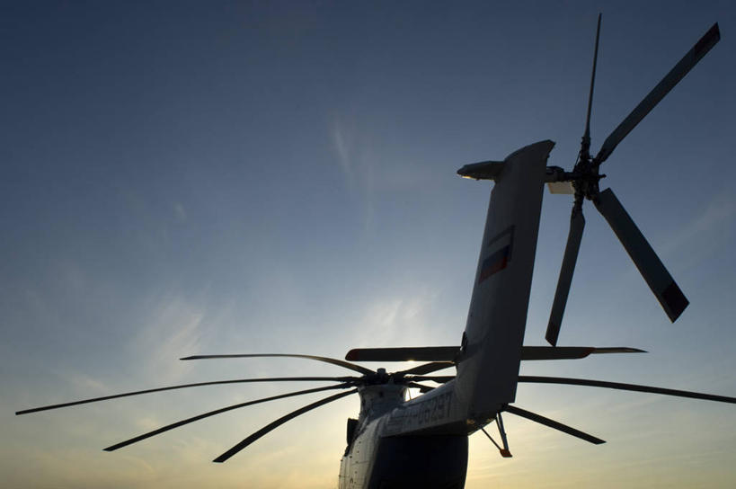 无人,横图,室外,白天,仰视,农业,风力发电机,日落,风车,加拿大,阴影,环保,电力,光线,影子,晚霞,霞光,云,云朵,落日,云彩,设备,蓝色,白云,蓝天,天空,阳光,黄昏,天,发电,机械,彩霞,工业,能源,晴朗,资源,北美,北美洲,风力机,美洲,利用,低碳,首府,北亚美利加洲,亚美利加洲,西北地区,耶罗纳夫,夕照,耶洛奈夫,风力发电,晴空,夕阳,彩图,低角度拍摄,黄刀镇,斜阳