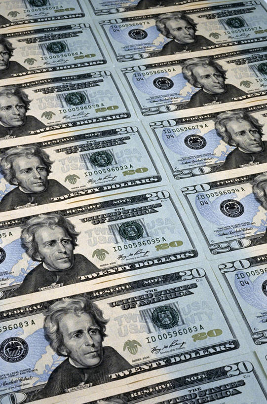 无人,竖图,俯视,室内,特写,白天,钱,一排,阴影,整齐,反射,英文,标志,钱币,文字,影子,字符,字母,标识,排列,财富,钞票,金融,纸币,摄影,影棚,经济,堆,英文字母,队列,流通,纸钞,贸易,财产,敷裕,富饶,富裕,富足,货币,现金,彩图,高角度拍摄,影棚拍摄,拍摄