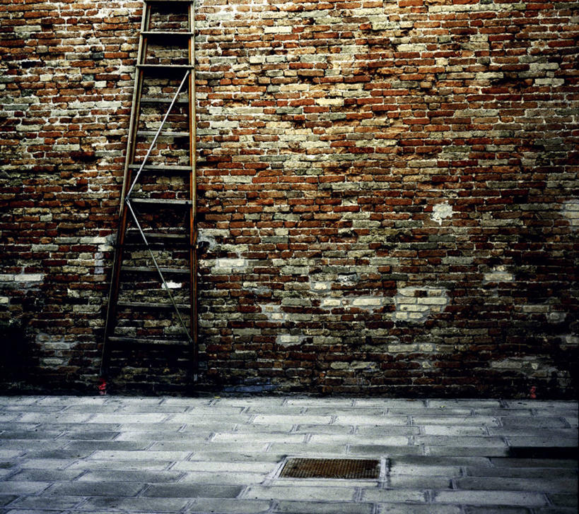 无人,攀登,横图,室外,白天,正面,建材,道路,建筑,路,材料,梯子,砖,砖块,阶梯,墙,小路,交通,墙壁,墙面,一个,爬,砖头,建造,单个,上升,人字梯,登高,石料,攀爬,彩图,砌墙砖