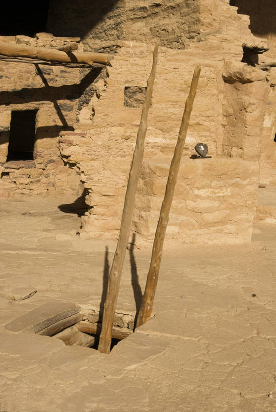 无人,公园,竖图,室外,白天,正面,石头,美景,美国,阴影,堆积,光线,石子,影子,洞,景观,悬崖,废墟,阳光,自然,陡峭,景色,洞穴,风化,北美,北美洲,国家公园,自然风光,美洲,科罗拉多州,穴,科罗拉多,弗德台地国家公园,梅萨维德国家公园,北亚美利加洲,亚美利加洲,绝壁,百年州,笔陡,峻峭,长久,久长,悠长,悠久,风蚀,石化,弗德台地,梅萨维德,风蚀地貌,岩石层,石块,岩石,彩图