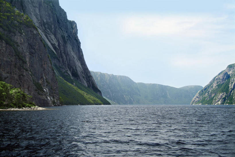 无人,公园,横图,室外,白天,正面,旅游,度假,石头,美景,山,山脉,植物,加拿大,阴影,光线,石子,影子,景观,山峰,水平线,悬崖,云,云朵,海平线,山峦,云彩,娱乐,蓝色,绿色,白云,蓝天,天空,阳光,自然,群山,天,享受,休闲,陡峭,景色,放松,生长,晴朗,成长,北美,北美洲,国家公园,自然风光,美洲,北亚美利加洲,亚美利加洲,绝壁,格罗斯莫讷国家公园,纽芬兰,笔陡,峻峭,石块,岩石,晴空,彩图,格罗摩恩国家公园,格罗莫讷国家公园,格罗斯莫恩国家公园,纽芬兰.拉布拉多,纽芬兰.拉布拉多省,纽芬兰岛