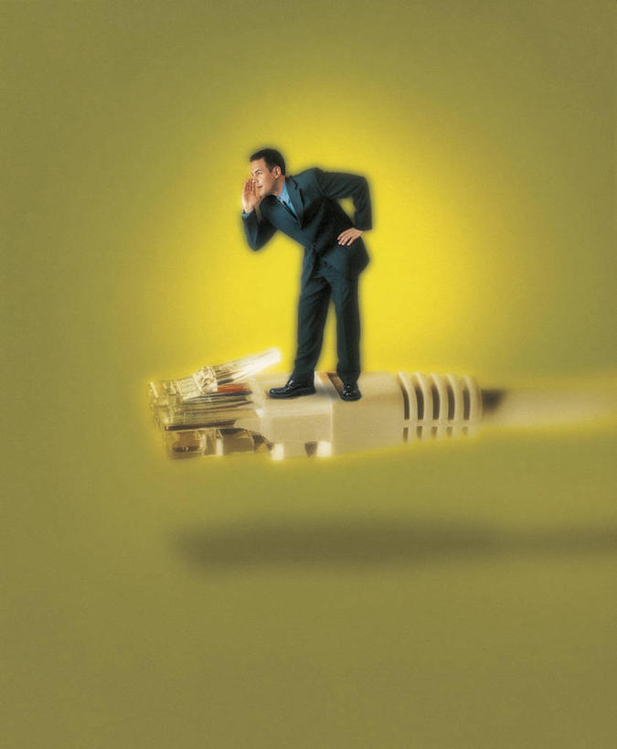 西方人,一个人,无人,商务人士,商务男性,站,竖图,室内,白天,正面,衬衫,数码,数据,科技,欧洲,欧洲人,仅一个男性,仅一个人,弯腰,阴影,黄色背景,套装,朦胧,模糊,传输,网络,领带,高光,几何,计算机图形,合成,仅一个年轻男性,聆听,站着,USB接口,通用串行总线,接口,电脑合成图,数码合成图,端口,合成图,商务装,工薪阶层,写实,具体,具象,弯身,凝听,年轻男性,白种人,年轻人,白领,上班族,站立,彩图,全身,衬衣