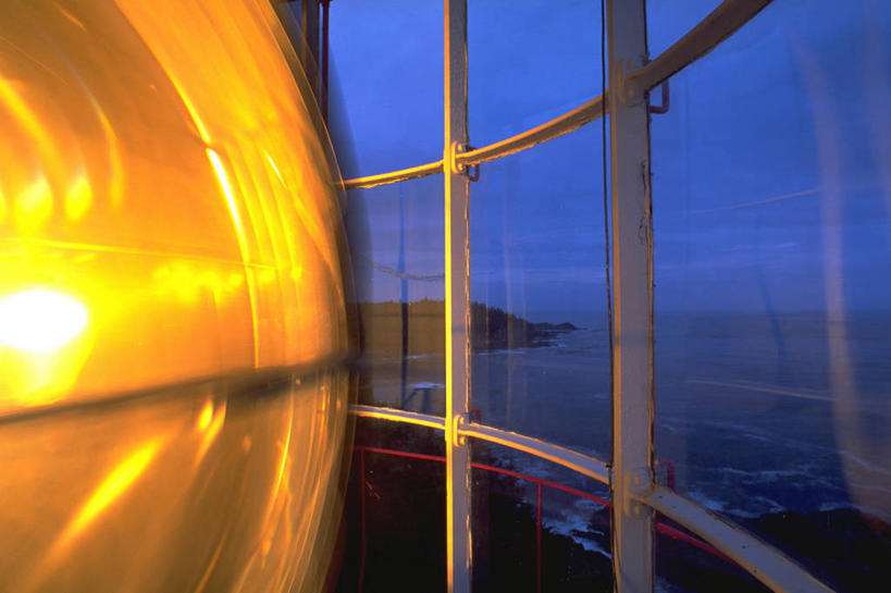 无人,横图,室内,夜晚,正面,旅游,度假,海浪,海洋,美景,照明,加拿大,灯泡,景观,浪花,水平线,辽阔,海平线,娱乐,灯,蓝色,蓝天,天空,自然,海水,灯具,天,享受,休闲,广阔,景色,放松,白炽灯,晴朗,一望无际,照亮,北美,北美洲,自然风光,美洲,海景,照明工具,万里无云,北亚美利加洲,亚美利加洲,白炽灯泡,卑诗省,不列颠哥伦比亚,不列颠哥伦比亚省,夏洛特皇后群岛,无边无际,一马平川,大海,风浪,海,海水的波动,近岸浪,涌浪,晴空,晴空万里,彩图,卑斯省,水天相接,水天一线