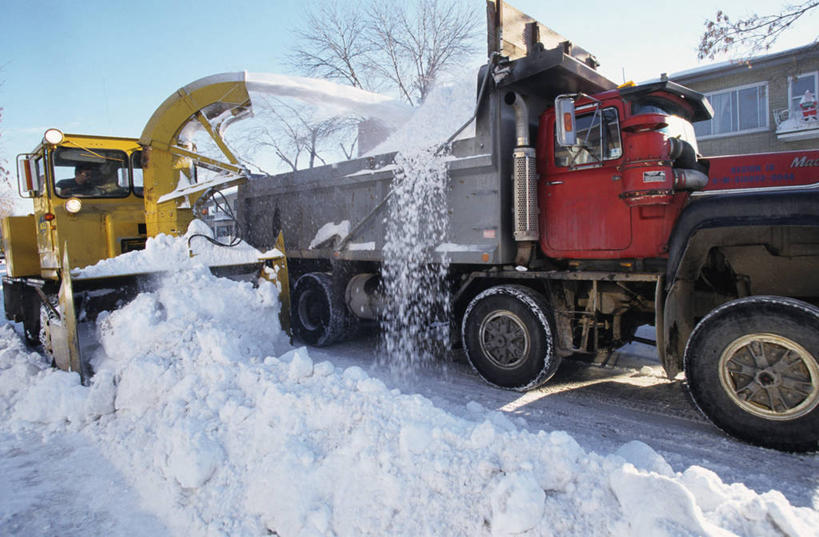 无人,家,横图,室外,白天,正面,度假,机器,美景,雪,大雪,窗户,城市风光,城市,道路,路,公路,加拿大,阴影,光线,影子,房屋,屋子,积雪,景观,雪景,冬季,冬天,交通,娱乐,设备,楼房,玻璃窗,住宅,黄色,红色,蓝色,蓝天,天空,阳光,天,享受,休闲,机械,景色,放松,寒冷,晴朗,北美,北美洲,美洲,万里无云,北亚美利加洲,亚美利加洲,严寒,魁北克省,晴空,晴空万里,马路,彩图,房子,扫雪机,除雪设备,除雪机,古壁省,魁省