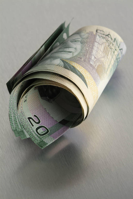 无人,竖图,俯视,室内,特写,白天,钱,一堆,阴影,堆叠,堆积,形状,曲折,弯曲,卷曲,光线,英文,标志,螺旋,钱币,文字,影子,字符,字母,灯光,标识,财富,钞票,金融,纸币,蜿蜒,经济,堆,英文字母,流通,纸钞,贸易,形态,外形,财产,货币,现金,彩图,高角度拍摄