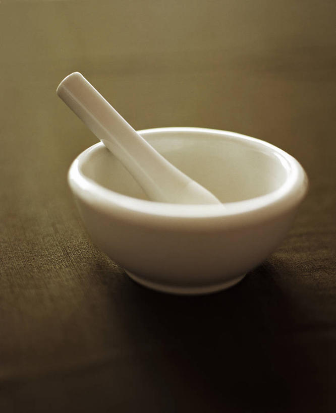 无人,竖图,俯视,室内,白天,一把,阴影,光线,影子,勺子,陶瓷,灯光,陶瓷制品,一只,容器,调羹,汤匙,碗,储藏,放置,搁置,安排,储存,彩图,高角度拍摄,贮存