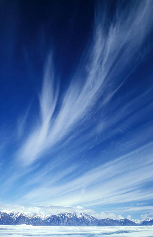 无人,竖图,室外,白天,仰视,旅游,度假,美景,山,雪,雪山,大雪,加拿大,阴影,平静,光线,影子,冰,积雪,景观,山峰,雪景,云,云朵,冬季,冬天,山峦,云彩,娱乐,蓝色,白云,蓝天,天空,阳光,自然,天,享受,休闲,景色,安静,放松,寒冷,晴朗,宁静,冰冷,北美,北美洲,静谧,自然风光,美洲,北亚美利加洲,亚美利加洲,严寒,冰凉,沉静,酷寒,凛冽,凛凛,极冷,恬静,安祥,僻静,清静,太平,巴芬岛,努纳武特,努纳武特领地,晴空,彩图,低角度拍摄,拜洛特岛,基吉柯塔鲁克地区