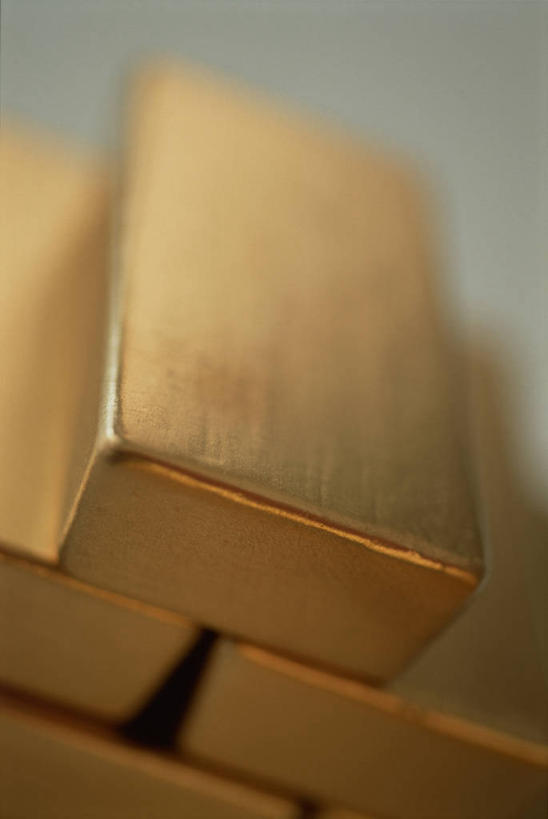 无人,竖图,俯视,室内,特写,白天,爱情,奢侈,静物,珠宝,一堆,一排,阴影,堆叠,堆积,朦胧,模糊,整齐,光线,金属,钱币,影子,灯光,黄金,排列,金色,金条,堆,昂贵,贵重,富贵,队列,坚定,信念,忠诚,贵金属,富丽,约定,名誉,荣华,宝贵,货泉,钱银,泉币,货币,彩图,高角度拍摄,金子