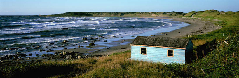 无人,公园,家,横图,俯视,室外,白天,旅游,度假,海浪,海洋,礁石,石头,美景,沙滩,植物,加拿大,阴影,光线,沙子,石子,影子,房屋,屋子,海岸,景观,浪花,云,云朵,沙地,云彩,娱乐,楼房,住宅,蓝色,绿色,白云,蓝天,天空,阳光,自然,海水,天,享受,休闲,景色,放松,生长,晴朗,成长,北美,北美洲,国家公园,自然风光,美洲,海景,北亚美利加洲,亚美利加洲,格罗斯莫讷国家公园,纽芬兰,纽芬兰省,大海,风浪,海,海水的波动,海滩,礁,近岸浪,石块,岩石,涌浪,晴空,彩图,高角度拍摄,房子