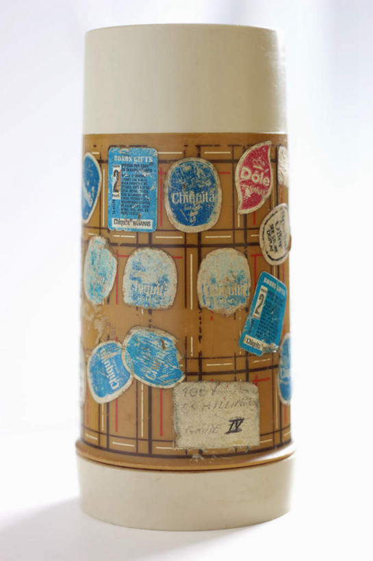 无人,竖图,室内,白天,白色背景,正面,游戏,阴影,装饰,光线,罐子,影子,灯光,玩,娱乐,玻璃制品,一个,玻璃瓶,瓶子,休闲,摄影,影棚,单个,活动,华丽,修饰,点缀,发泄,消遣,智力,保温瓶,宣泄,衬托,美观,雅致,雅观,玩耍,嬉戏,彩图,影棚拍摄,拍摄