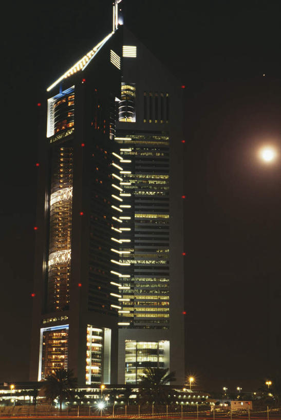 无人,高楼大厦,竖图,室外,夜晚,仰视,度假,美景,城市风光,标志建筑,城市,大厦,地标,建筑,摩天大楼,阿联酋,亚洲,阴影,装饰,光线,影子,景观,灯光,娱乐,建设,享受,休闲,景色,放松,华丽,修饰,点缀,西亚,阿拉伯联合酋长国,迪拜,阿联酋大厦,衬托,美观,雅致,雅观,杜拜,彩图,低角度拍摄,大楼,高层建筑,高楼,摩天楼