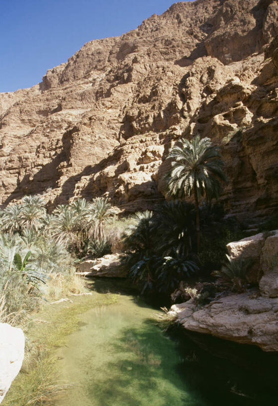 无人,竖图,室外,白天,仰视,旅游,度假,安全,河流,石头,山,山脉,水,阿曼,亚洲,阴影,平静,光线,石子,影子,光,河水,山峰,水流,山峦,娱乐,蓝色,风景,蓝天,天空,小溪,阳光,群山,天,溪水,享受,休闲,景色,放松,晴朗,风光,宁静,景物,西亚,和平,安详,万里无云,风物,光景,景致,太平,安适,阿曼苏丹国,安好,宁靖,石块,晴空,晴空万里,彩图,低角度拍摄