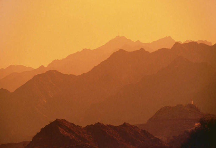 无人,横图,室外,白天,正面,旅游,度假,美景,日落,山,山脉,起伏,景观,山峰,晚霞,霞光,落日,山峦,娱乐,黄色,天空,自然,黄昏,群山,天,享受,休闲,景色,彩霞,放松,自然风光,升沉,夕照,夕阳,彩图,斜阳