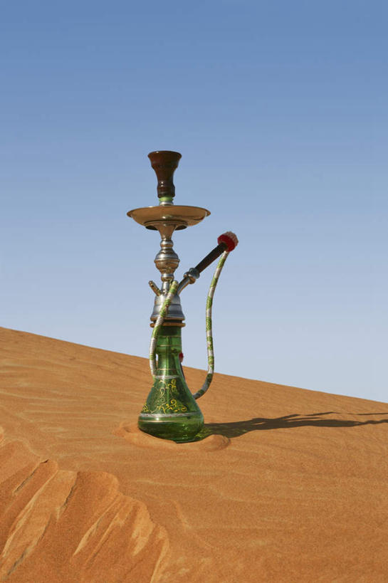 无人,竖图,室外,特写,白天,仰视,旅游,度假,安全,美景,沙漠,静物,阿联酋,亚洲,阴影,朦胧,模糊,平静,光线,罐子,影子,景观,娱乐,玻璃制品,一个,蓝色,蓝天,天空,阳光,自然,玻璃瓶,瓶子,天,享受,休闲,烟,景色,放松,晴朗,宁静,自然风光,西亚,和平,安详,阿拉伯联合酋长国,迪拜,水烟袋,万里无云,太平,安适,安好,宁靖,杜拜,烟袋,卷烟,烟草,大漠,砂漠,晴空,晴空万里,彩图,低角度拍摄
