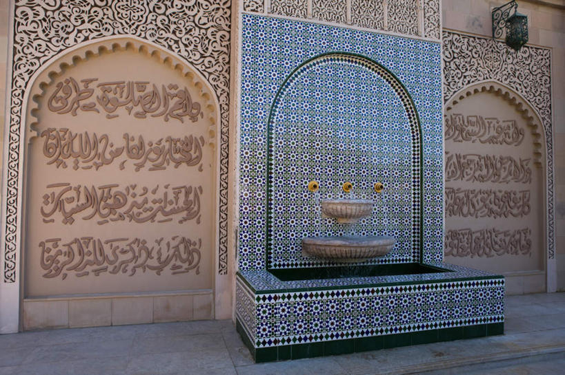 无人,横图,室外,白天,正面,计划,照明,阿曼,亚洲,阴影,装饰,光线,壁灯,瓷砖,影子,墙,灯光,墙壁,墙面,灯,阳光,灯具,创意,华丽,修饰,照亮,点缀,照明设备,西亚,创新,衬托,美观,雅致,雅观,新意,阿曼苏丹国,设想,设计,彩图