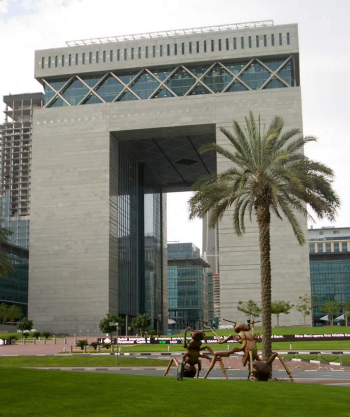 无人,竖图,室外,白天,仰视,度假,计划,草地,草坪,美景,植物,城市风光,城市,道路,路,公路,野生动物,阴影,光线,蚂蚁,影子,景观,云,云朵,交通,云彩,娱乐,草,树,树木,蓝色,绿色,白云,蓝天,天空,阳光,自然,动物,天,两只,享受,休闲,景色,放松,可爱,金融,活泼,生长,晴朗,成长,风格,贸易,气势,格调,派头,气概,设想,作风,设计,晴空,马路,彩图,低角度拍摄,商业