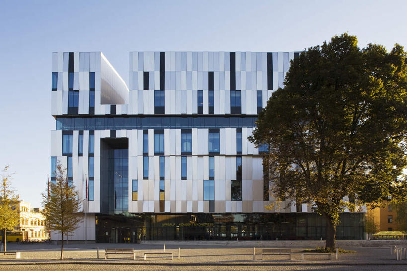 无人,家,横图,室外,白天,正面,度假,美景,树林,植物,城市风光,城市,道路,路,公路,瑞典,欧洲,阴影,光线,影子,房屋,屋子,景观,交通,娱乐,楼房,住宅,树,树木,蓝色,绿色,蓝天,天空,阳光,自然,天,享受,休闲,景色,放松,生长,晴朗,成长,斯堪的纳维亚,北欧,斯堪的纳维亚半岛,万里无云,瑞典王国,乌普萨拉省,晴空,晴空万里,马路,彩图,房子