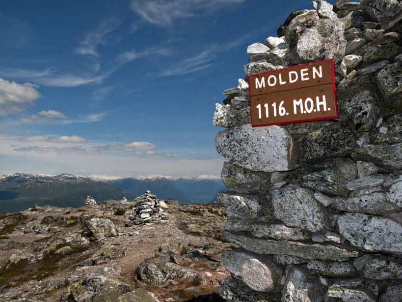 无人,横图,室外,白天,正面,旅游,度假,石头,美景,山,挪威,欧洲,英文,标志,石子,数字,文字,字符,字母,景观,山峰,云,云朵,山峦,云彩,娱乐,标识,蓝色,白云,蓝天,天空,自然,天,享受,休闲,景色,放松,阿拉伯数字,晴朗,英文字母,斯堪的纳维亚,自然风光,北欧,斯堪的纳维亚半岛,挪威王国,松恩.菲尤拉讷,松恩.菲尤拉讷郡,石块,岩石,晴空,彩图
