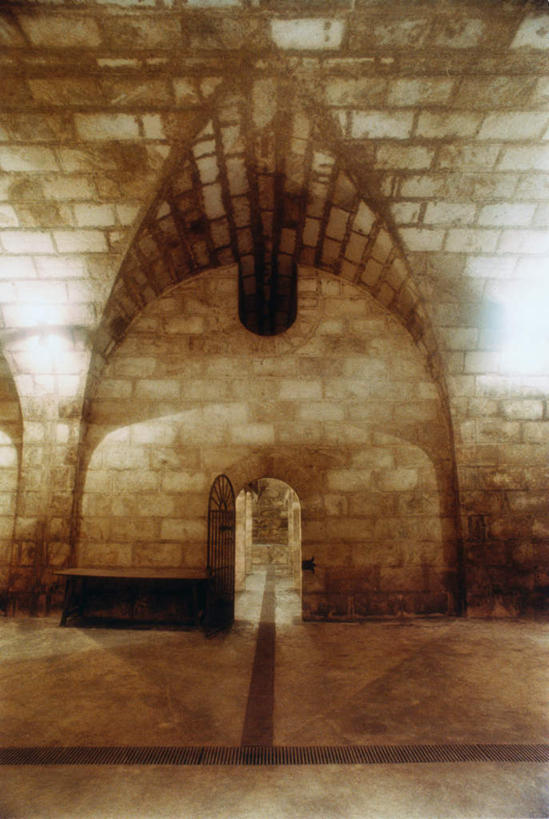 无人,宫殿,竖图,室内,白天,正面,旅游,度假,名胜古迹,门,标志建筑,地标,建筑,阴影,遗迹,光线,影子,墙,灯光,古迹,历史,文物,娱乐,建设,砖墙,古建筑,特色,墙壁,墙面,古代,门框,享受,休闲,旅游胜地,放松,风格,古文明,古远,气势,格调,派头,气概,作风,特点,特性,特征,彩图