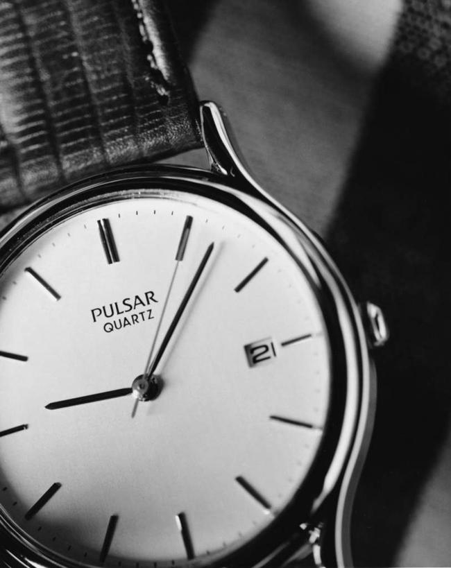 无人,竖图,俯视,黑白,室内,白天,阴影,时间,光线,时钟,手表,影子,计时,一个,阳光,钟表,表,精致,腕表,优美,精美,精彩,精巧,钟,高角度拍摄