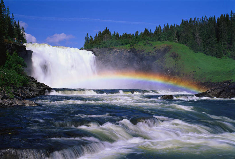 无人,横图,室外,白天,正面,旅游,度假,彩虹,河流,美景,瀑布,森林,树林,水,植物,瑞典,欧洲,阴影,飞溅,湍急,溅,光线,液体,影子,河水,景观,水滴,水流,云,云朵,云彩,娱乐,水珠,树,树木,蓝色,绿色,白云,蓝天,天空,阳光,自然,天,享受,休闲,景色,放松,茂密,茂盛,生长,晴朗,成长,斯堪的纳维亚,喷洒,自然风光,北欧,斯堪的纳维亚半岛,瑞典王国,急促,跌水,虹,虹桥,七彩虹,晴空,天虹,彩图