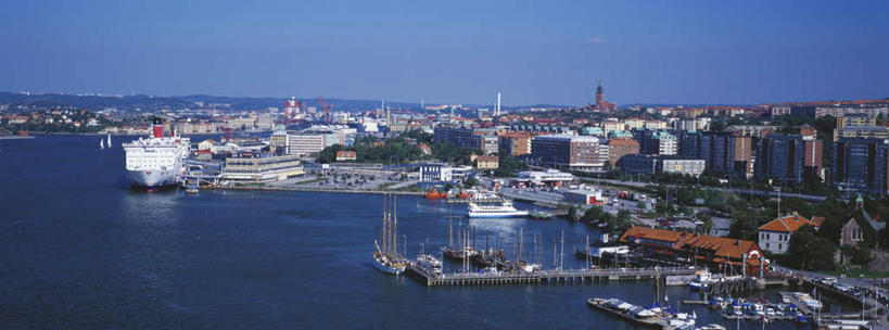 帆船,无人,高楼大厦,码头,横图,俯视,航拍,室外,白天,度假,草地,草坪,海浪,海洋,美景,植物,城市风光,城市,大厦,港口,建筑,摩天大楼,船,瑞士,欧洲,许多,阴影,光线,影子,景观,浪花,水平线,辽阔,海平线,很多,娱乐,草,树,树木,蓝色,绿色,蓝天,天空,阳光,自然,海水,交通工具,天,享受,休闲,广阔,景色,放松,生长,晴朗,成长,一望无际,鸟瞰,载具,海景,中欧,万里无云,瑞士联邦,无边无际,一马平川,大海,风浪,海,海水的波动,近岸浪,涌浪,晴空,晴空万里,彩图,高角度拍摄,摆渡口,埠头,大楼,渡口,渡头,港湾,高层建筑,高楼,海港,货运码头,口岸,摩天楼,商港,水天相接,水天一线