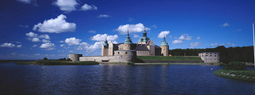 无人,横图,室外,白天,正面,旅游,度假,草地,草坪,海浪,海洋,美景,名胜古迹,植物,标志建筑,地标,建筑,瑞士,欧洲,许多,阴影,遗迹,光线,影子,堡垒,城堡,景观,浪花,水平线,云,云朵,辽阔,海平线,很多,云彩,古迹,文物,娱乐,建设,古建筑,草,树,树木,蓝色,绿色,白云,蓝天,天空,阳光,自然,海水,天,享受,休闲,广阔,旅游胜地,景色,放松,生长,晴朗,成长,一望无际,要塞,自然风光,海景,古文明,中欧,瑞士联邦,无边无际,一马平川,设防,大海,风浪,海,海水的波动,近岸浪,涌浪,晴空,彩图,水天相接,水天一线