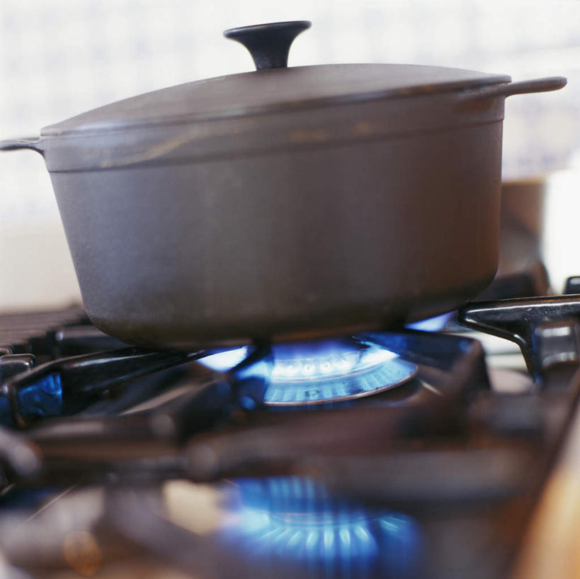 无人,方图,室内,特写,白天,正面,烹饪,热情,厨具,火,金属制品,阴影,光线,金属,锅子,火焰,影子,灯光,燃烧,锅,一个,单个,锅具,灶具,燃气灶,烹饪用具,燃气具,烹调用具,烹调,彩图