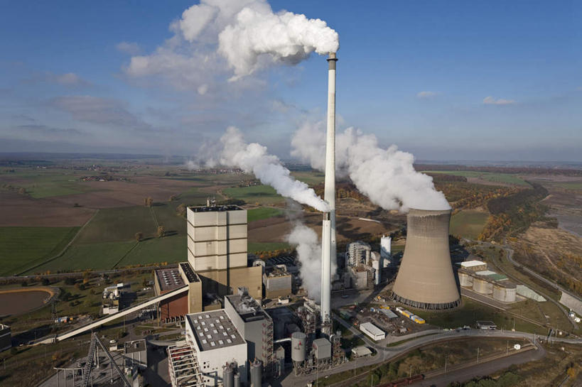 无人,工厂,农田,横图,俯视,航拍,室外,白天,旅游,度假,庄稼,梯田,农作物,烟囱,标志建筑,地标,建筑,德国,欧洲,阴影,曲折,弯曲,光线,影子,烟雾,云,云朵,云彩,娱乐,建设,蓝色,白色,白云,蓝天,天空,阳光,天,享受,休闲,发电站,旅游胜地,放松,蜿蜒,晴朗,污染,西欧,鸟瞰,德意志联邦共和国,下萨克森州,下萨克森,晴空,彩图,高角度拍摄,耕地,庄稼田,工地,制造厂