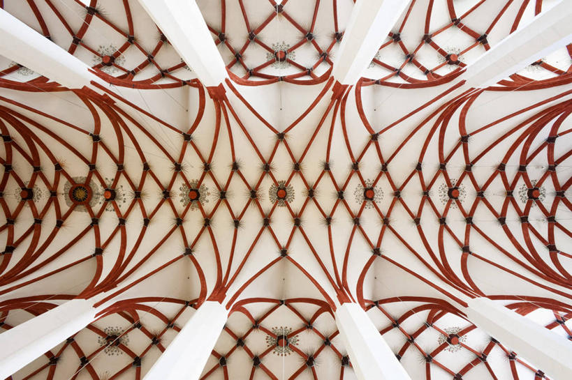 无人,教堂,横图,室内,白天,仰视,旅游,度假,天花板,标志建筑,地标,建筑,德国,欧洲,一排,阴影,花纹,节日,整齐,光线,图案,影子,柱子,建筑群,文化,娱乐,建设,排列,阳光,祈祷,享受,休闲,健康,放松,许愿,宗教,信仰,纪念,哥特式,祈求,风格,西欧,队列,斑纹,信念,德意志联邦共和国,莱比锡,平安,彩图,低角度拍摄,大教堂,礼拜堂