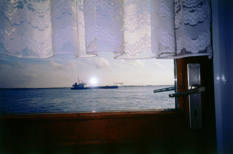 无人,横图,室内,白天,正面,海浪,海洋,窗户,窗帘,门,城市,德国,欧洲,一艘,阴影,装饰,光线,影子,浪花,云,云朵,船只,汉堡,云彩,玻璃窗,蓝色,白云,蓝天,天空,阳光,自然,海水,帘子,门框,天,遮阳,华丽,修饰,点缀,西欧,自然风光,海景,德意志联邦共和国,衬托,美观,雅致,雅观,汉堡市,大海,风浪,海,海水的波动,近岸浪,涌浪,彩图,海港