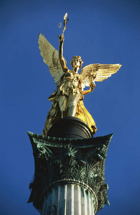无人,竖图,室外,特写,白天,仰视,旅游,度假,雕塑,德国,欧洲,一座,天使,阴影,艺术,装饰,光线,翅膀,雕刻,雕像,影子,金黄,娱乐,蓝色,蓝天,天空,阳光,工艺品,天,享受,休闲,放松,纪念,精致,美术,贵重,珍贵,优美,神圣,西欧,主题,善良,精美,陈列,信徒,德意志联邦共和国,功能,美学,巴伐利亚,巴伐利亚州,拜恩州,拜恩自由州,精彩,精巧,使者,宝贵,圣洁,彩图,低角度拍摄,全身