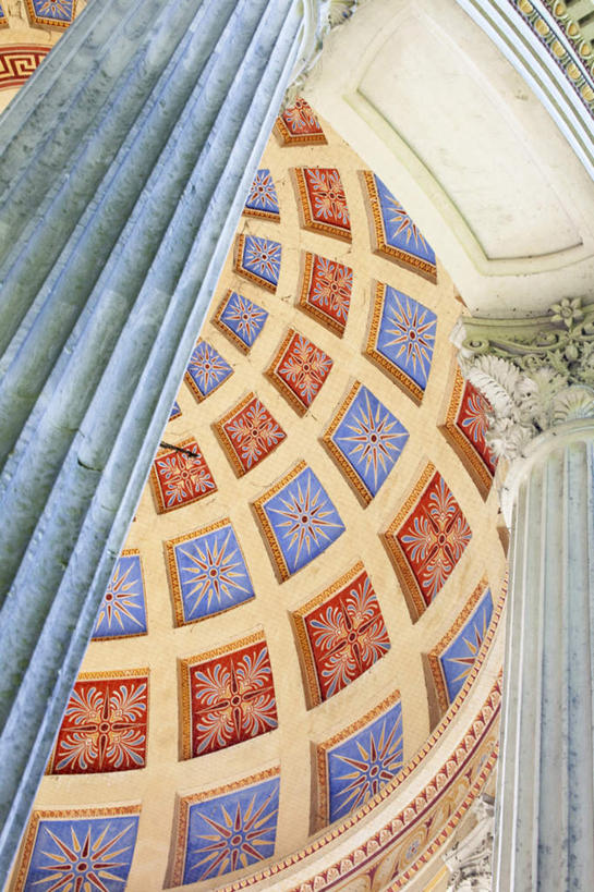 无人,竖图,室外,特写,白天,仰视,旅游,度假,绘画,名胜古迹,门,天花板,标志建筑,地标,建筑,德国,欧洲,遗迹,艺术,装饰,柱子,堡垒,城堡,墙,拱门,古迹,文化,文物,娱乐,建设,古建筑,慕尼黑,壁画,墙壁,墙面,门框,享受,休闲,旅游胜地,放松,华丽,修饰,点缀,西欧,要塞,古文明,德意志联邦共和国,首府,衬托,美观,雅致,雅观,巴伐利亚,巴伐利亚州,拜恩州,拜恩自由州,宁芬堡,宁芬堡皇宫,画画,彩图,低角度拍摄