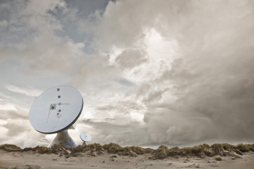 无人,横图,室外,白天,正面,草地,草坪,美景,沙滩,植物,德国,欧洲,阴影,光线,卫星接收器,沙子,影子,海岸,景观,云,云朵,沙地,云彩,草,两个,蓝色,绿色,白云,蓝天,天空,阳光,自然,天,景色,晴朗,西欧,自然风光,德意志联邦共和国,石荷州,石勒苏益格.荷尔斯泰因,石勒苏益格.荷尔斯泰因州,海滩,晴空,彩图