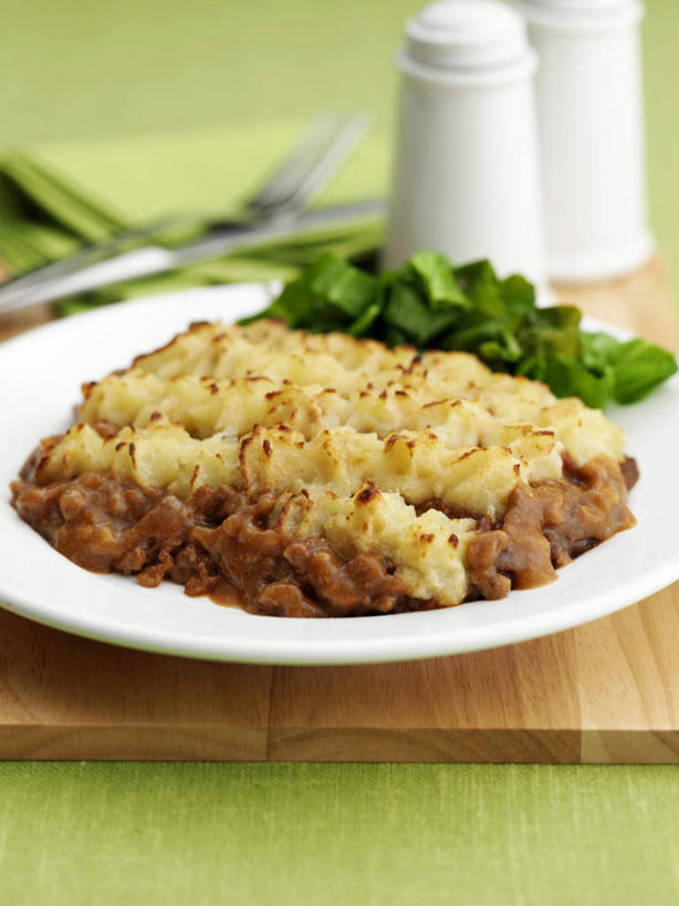 无人,竖图,俯视,室内,特写,白天,烹饪,西餐,餐桌,桌子,蔬菜,土豆,餐具,阴影,新鲜,光线,碟子,盘,影子,料理,食品,土豆泥,菜肴,美食,食物,一个,盘子,碟,西式,佳肴,有机食品,绿色食品,单个,餐台,馍馍蛋,蔬菜泥,洋芋,山药蛋,马铃薯,彩图,高角度拍摄