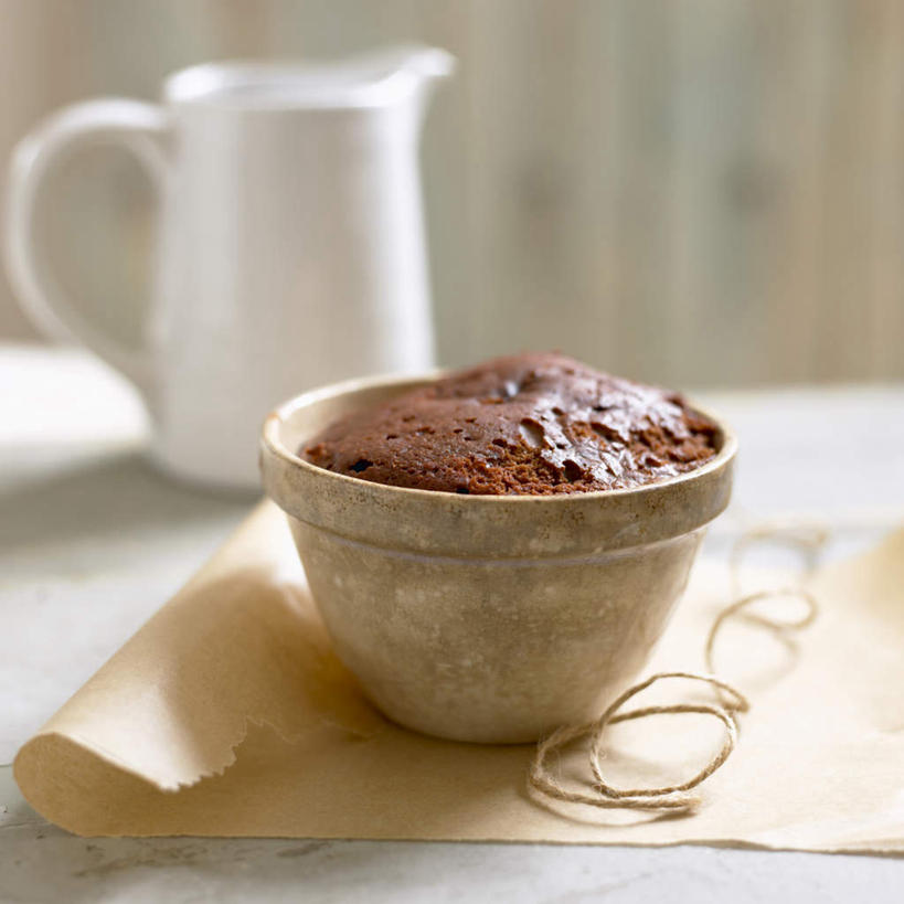 点心,无人,方图,俯视,室内,特写,白天,餐桌,桌子,阴影,朦胧,模糊,反射,包装,包装纸,壶,影子,纸,陶瓷,墙,食品,糖,糖果,布丁,甜点,甜品,陶瓷制品,纸张,墙壁,墙面,水壶,食物,茶壶,容器,碗,果冻,甜食,零食,巧克力,餐台,储藏,朱古力,包装材料,牛皮纸,储存,啫喱,彩图,高角度拍摄,巧克力布丁,贮存