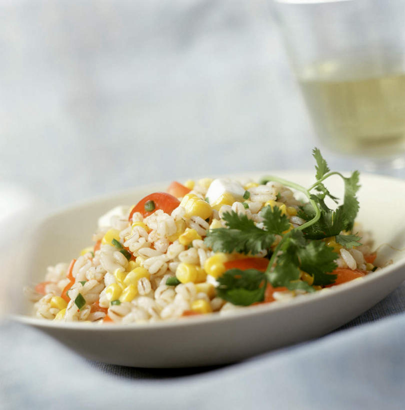 米饭,无人,竖图,俯视,室内,特写,白天,玉米,餐桌,桌子,蔬菜,餐具,许多,阴影,新鲜,光线,棒子,碟子,盘,影子,生菜,莴苣,玉蜀黍,食品,饭,很多,食物,盘子,碟,有机食品,绿色食品,餐台,苞米,五谷,苞芦,苞谷,春菜,鹅仔菜,莴仔菜,千金菜,包谷,大蜀黍,番麦,薏米包,玉高粱,玉麦,珍珠米,叶用莴苣,彩图,高角度拍摄