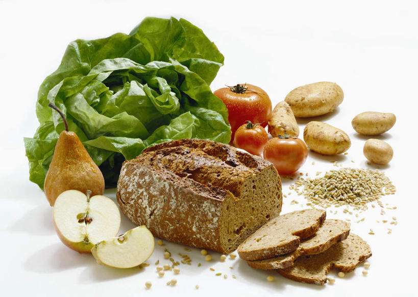 点心,面包,无人,横图,俯视,室内,特写,白天,白色背景,桌面,桌子,苹果,梨,蔬菜,土豆,洋葱,水果,一堆,许多,切开,阴影,堆积,新鲜,反射,木制,影子,瓜果,生菜,莴苣,食品,面点,食物,糕点,白色,木制品,切,香梨,摄影,有机食品,绿色食品,影棚,堆,剖面,切面,馍馍蛋,春菜,鹅仔菜,莴仔菜,千金菜,叶用莴苣,生梨,圆葱,洋芋,洋葱头,山药蛋,球葱,马铃薯,彩图,高角度拍摄,影棚拍摄,拍摄