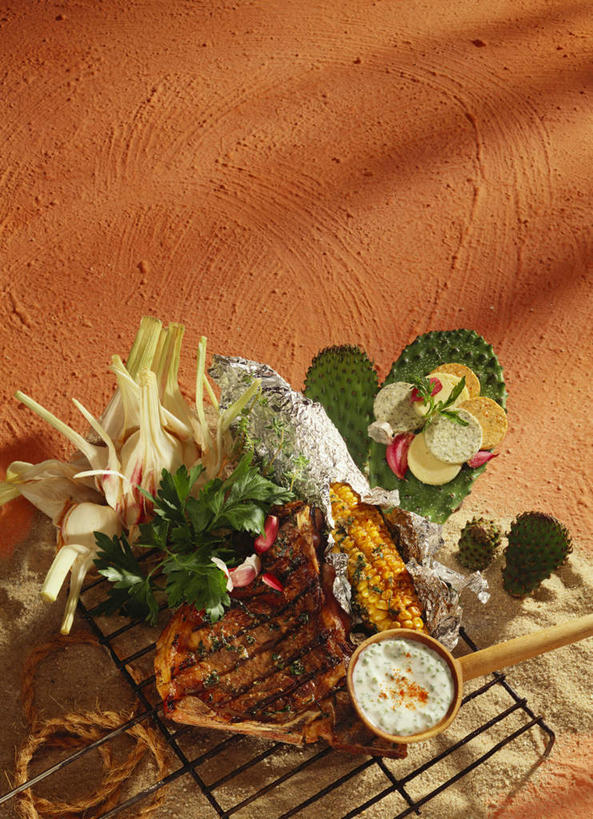 无人,竖图,俯视,室内,特写,白天,烘焙,玉米,植物,桌面,桌子,仙人掌,芹菜,蔬菜,金属制品,一堆,许多,阴影,堆积,朦胧,模糊,新鲜,反射,金属,木制,棒子,火焰,沙子,影子,玉蜀黍,调味,肉,香料,佐料,草药,猪肉,肉类,中药,架子,一个,木制品,绳子,锡纸,有机食品,绿色食品,单个,堆,绳索,苞米,配料,苞芦,药材,中草药,肉食,豚肉,苞谷,中药材,本草,牛舌头,作料,包谷,大蜀黍,番麦,薏米包,玉高粱,玉麦,珍珠米,冷却,冷却架,玉芙蓉,仙巴掌,火掌,霸王树,药芹,水芹,旱芹,彩图,高角度拍摄