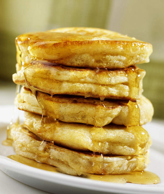 无人,竖图,室内,特写,白天,正面,餐桌,桌子,餐具,一堆,许多,阴影,堆叠,堆积,粘稠,光线,碟子,盘,影子,调料,糖,调味品,很多,调味料,黄色,盘子,碟,餐台,堆,糖浆,黏稠,烤薄饼,浓厚,彩图