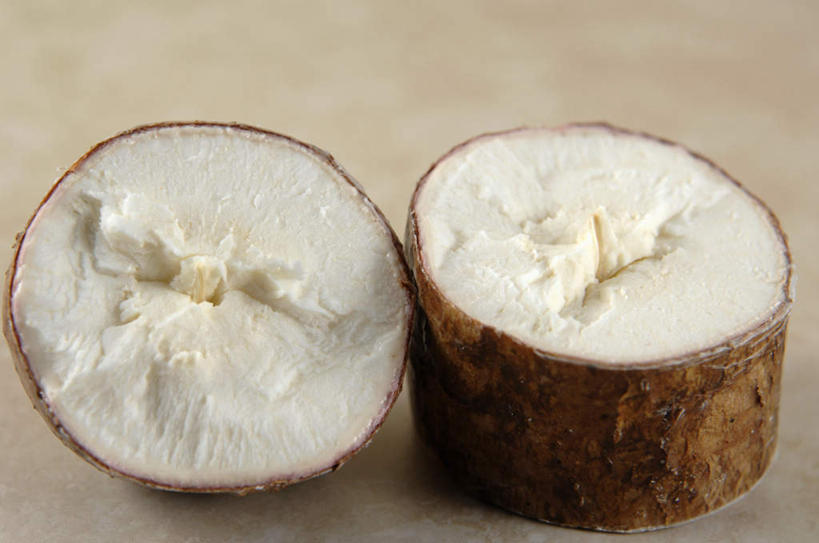 无人,横图,俯视,室内,特写,白天,农作物,餐桌,桌子,蔬菜,切开,阴影,新鲜,反射,影子,食品,食物,两个,切,有机食品,绿色食品,餐台,木薯,剖面,切面,树薯,木番薯,树番薯,彩图,高角度拍摄