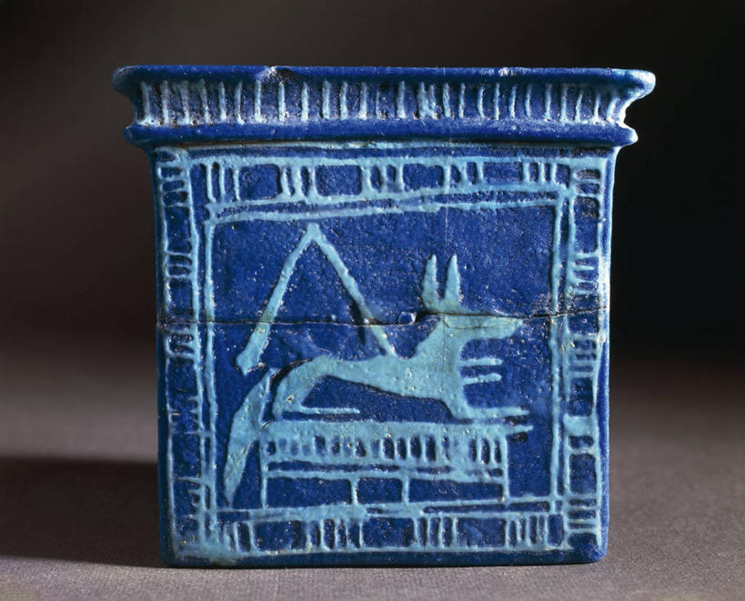 无人,横图,特写,建筑,珐琅,灰色背景,立方体,古代,一个,蓝色,灰色,摄影,宗教,单个,粘土,豺,古埃及文明,古代文明,项坠,彩图,影棚拍摄,传统文化,过去
