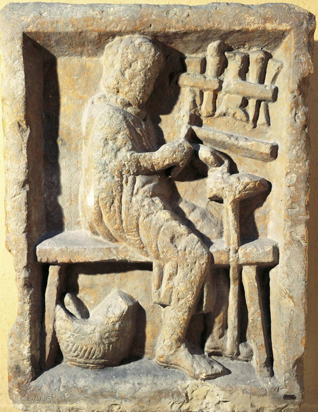 无人,鞋匠,坐,竖图,特写,侧面,车间,鞋子,标志,符号,历史,标识,古罗马,古代,职业,零售,摄影,销售,贩卖,性别符号,古代文明,美术工艺,彩图,浅浮雕,男性符号,过去