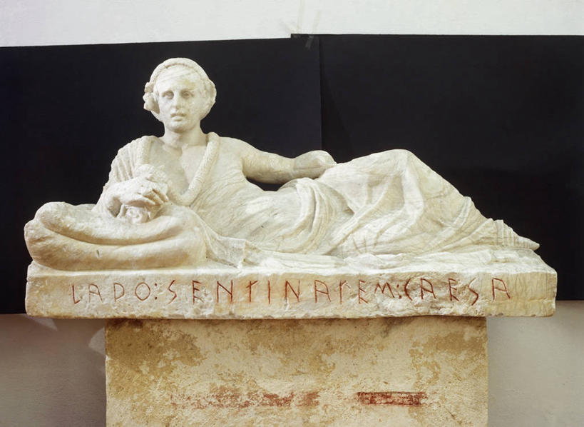 无人,横图,室内,民族服装,雕塑,撑,艺术,标志,雕像,符号,历史,标识,摄影,侧卧,撑着,肖像,手艺,性别符号,古代文明,拉丁文,美术工艺,彩图,传统服装,民俗服,雪花石膏,男性符号